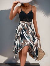 Cargar imagen en el visor de la galería, Lace Patchwork Printed V-Neck Dress