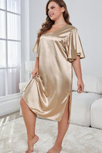 Cargar imagen en el visor de la galería, Plus Size Flutter Sleeve V-Neck Side Slit Night Gown