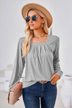 Cargar imagen en el visor de la galería, Square Neck Ruched Long Sleeve Blouse