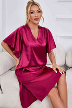 Cargar imagen en el visor de la galería, Satin Flutter Sleeve Side Slit Night Dress