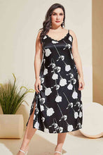 Cargar imagen en el visor de la galería, Plus Size Floral Lace Trim Side Slit Night Dress