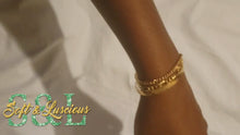 Cargar y reproducir el video en el visor de la galería, Stunning Multi Chain Bracelet