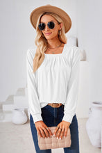 Cargar imagen en el visor de la galería, Square Neck Ruched Long Sleeve Blouse
