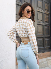 Cargar imagen en el visor de la galería, Houndstooth Johnny Collar Cropped Sweater