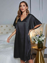 Cargar imagen en el visor de la galería, V-Neck Flutter Sleeve Night Dress