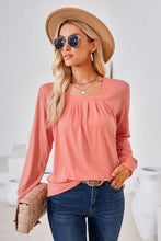 Cargar imagen en el visor de la galería, Square Neck Ruched Long Sleeve Blouse