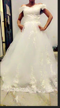 Cargar imagen en el visor de la galería, Off Shoulder Lace Embroidery Train Bridal Gown