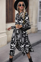 Cargar imagen en el visor de la galería, Black & White Tie Front Shirt Dress