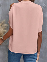 Cargar imagen en el visor de la galería, Notched Cold Shoulder Blouse