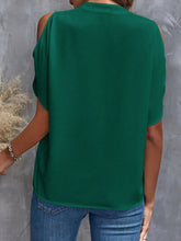 Cargar imagen en el visor de la galería, Notched Cold Shoulder Blouse