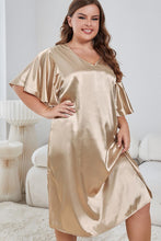 Cargar imagen en el visor de la galería, Plus Size Flutter Sleeve V-Neck Side Slit Night Gown