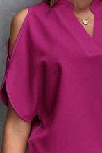 Cargar imagen en el visor de la galería, Notched Cold Shoulder Blouse