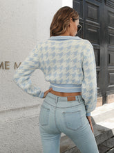 Cargar imagen en el visor de la galería, Houndstooth Johnny Collar Cropped Sweater