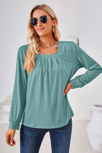 Cargar imagen en el visor de la galería, Square Neck Ruched Long Sleeve Blouse