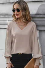 Cargar imagen en el visor de la galería, Pleated Lantern Sleeve V-Neck Blouse