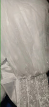 Cargar imagen en el visor de la galería, Glitter Lace 3D Flowers off Shoulder Wedding Dress
