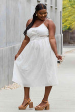 Cargar imagen en el visor de la galería, White Birch Full Size Lace Detail Sleeveless Lace Midi Dress
