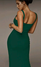 Cargar imagen en el visor de la galería, Solid Emerald Dress with Gold Metal Buttons
