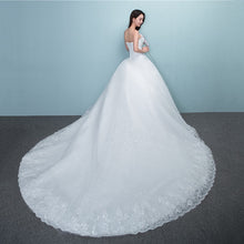 Cargar imagen en el visor de la galería, Luxury Diamond Wedding Dress With Long Train
