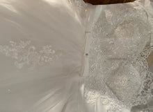 Load image into Gallery viewer, Pearly Tulle Bridal Dress
