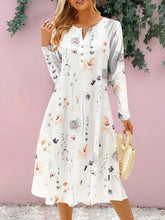 Cargar imagen en el visor de la galería, Floral Notched Long Sleeve Midi Dress
