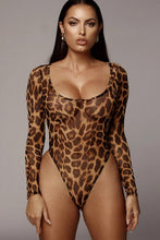 Cargar imagen en el visor de la galería, Scoop Neck Cheetah Mesh Bodysuit
