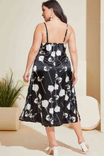Cargar imagen en el visor de la galería, Plus Size Floral Lace Trim Side Slit Night Dress
