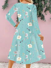 Cargar imagen en el visor de la galería, Floral Notched Long Sleeve Midi Dress
