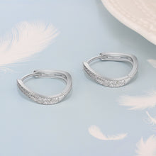 Cargar imagen en el visor de la galería, Classic Style Silver Curved Hoop Earrings
