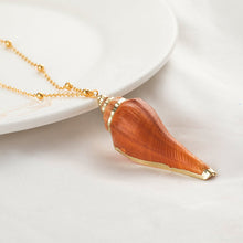 Load image into Gallery viewer, Natural Seashell Pendant Necklaces
